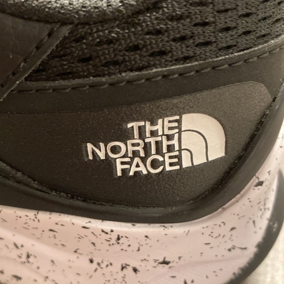 EUC TNF Vectiv Taraval. Size 7.5. - Picture 6 of 9